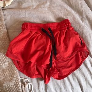 Lululemon Hotty Hot short (Size 2) Tangerine red